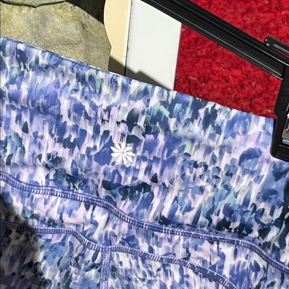 Athleta Ultimate Stash 7” Short - Picture 5 of 6